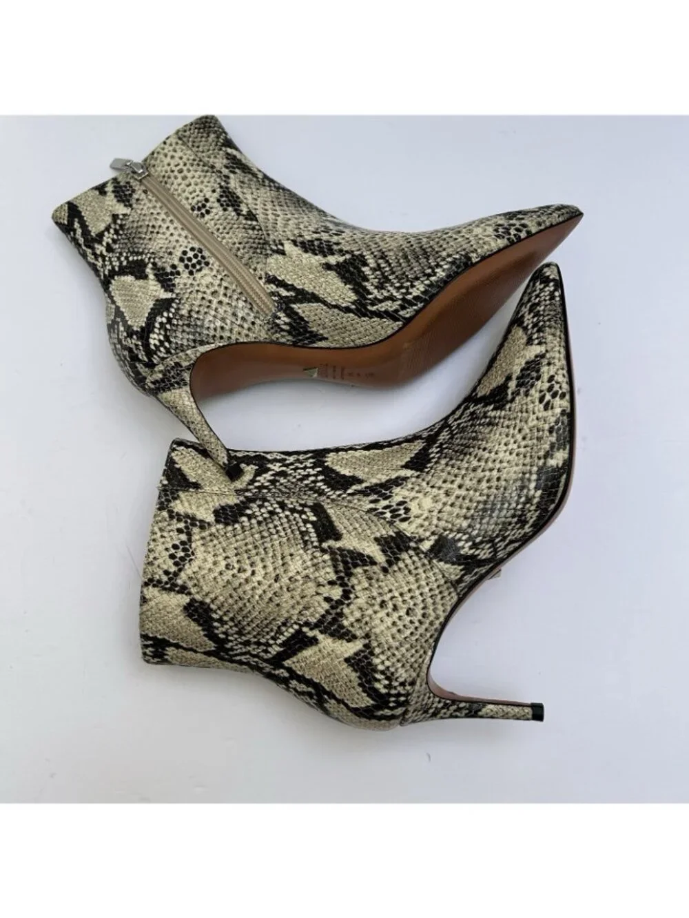 Schutz Leather Bette Snake-Embossed Snakeskin Print Heeled Booties Size 8 Boots